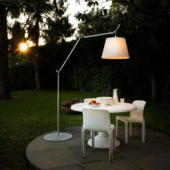 Artemide Tolomeo Paralume Outdoor LED Terra -Helles Licht 002 Artemide Tolomeo Paralume Outdoor LED Terra ambient1 fa29598d98d84827d3e099d0ba3cf014