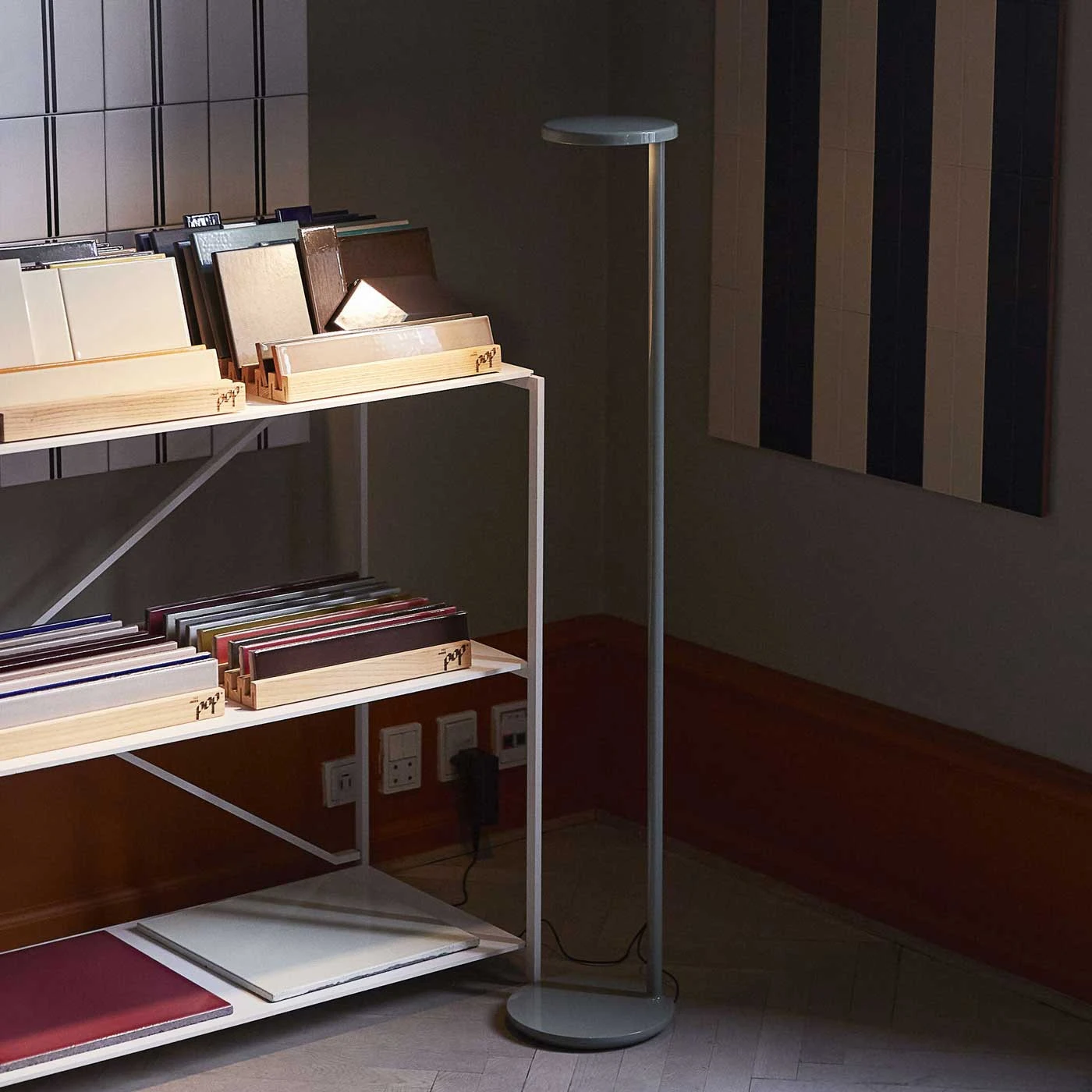 Flos Oblique Floor USB-C 4 Flos Oblique Floor USB-C – Bild 2