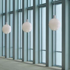 Le Klint The Lantern / Model 101 Large -Helles Licht 002 Le Klint 101 Lantern Pendel ambient2 1049237e5b6d9e717890c7aec948f6d6
