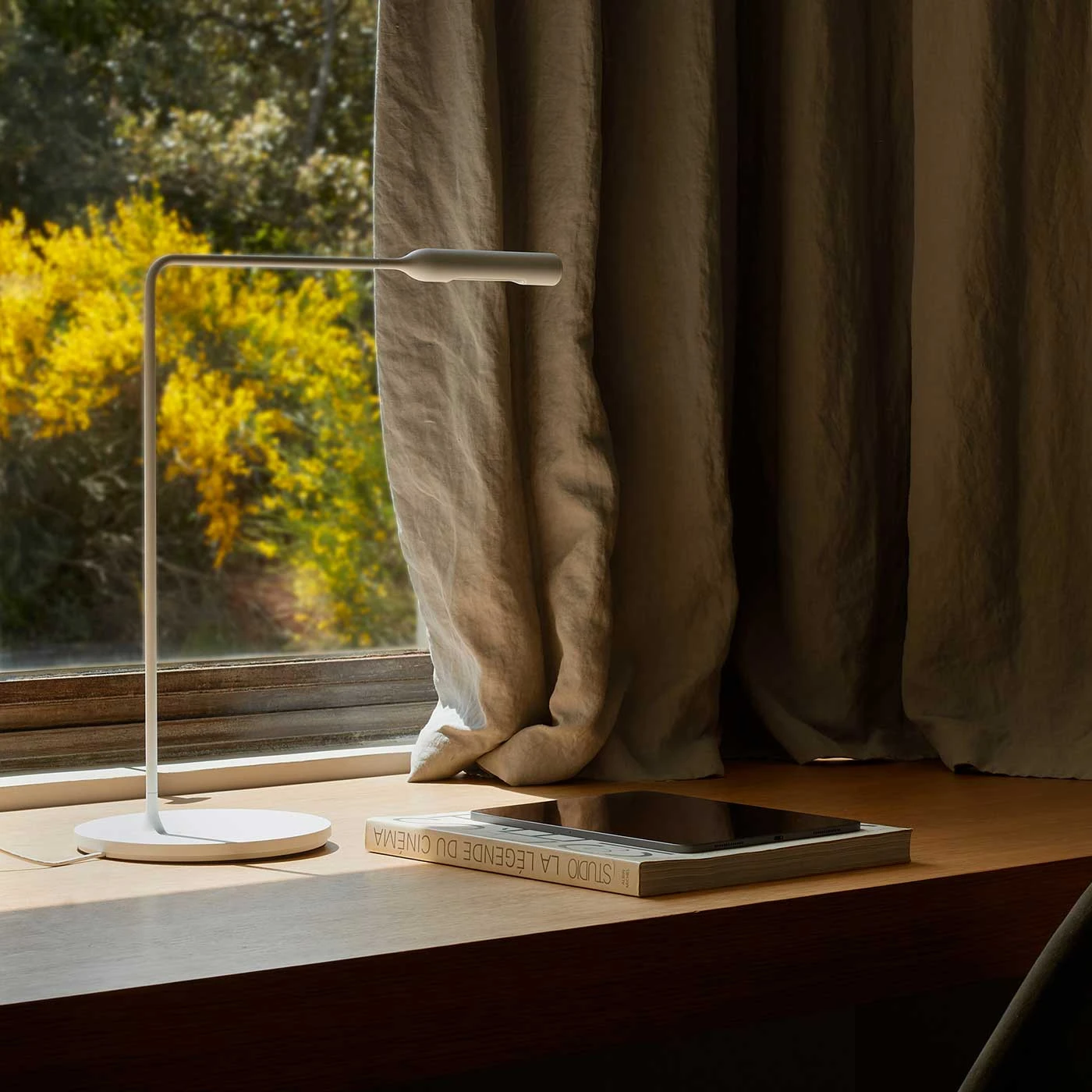 Lumina Flo Desk 4 Lumina Flo Desk – Bild 2