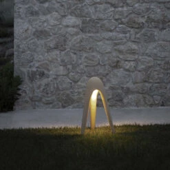 Martinelli Luce Cyborg Outdoor -Helles Licht 002 Martinelli Luce Cyborg Poller ambient2 00d9af4345fa4247f3da1dbe72cb0548