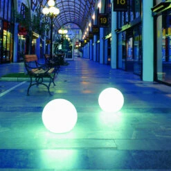 Helles Licht -Helles Licht 002 moonlight kugelleuchte 1400x1400 ambiente 31 377591bd88da4b473199fd7acfff059a