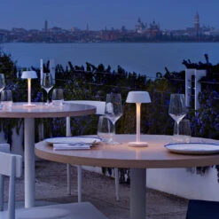 Panzeri Firefly In The Sky Tavolo Batteria -Helles Licht 002 panzeri firefly tavolo ambient2 9a210a9ee5449b875b5c163edd951f97