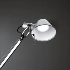 Artemide Tolomeo Tavolo LED Mit Tischklemme -Helles Licht 004 Artemide Tolomeo Tavolo 2700K LED Klemmeleuchte detail 97904 aluminium c5f8be8292afb2fb834574301705572f