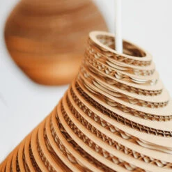 Graypants Hive9 11 Graypants Hive9 -Helles Licht 004 Graypants Hive 9 Pendel detail 97437 braun 9f4190f8e2dcc206c456114c500c5df1