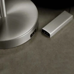 Holtkötter Plano 9110 Akku -Helles Licht 004 Holtkoetter Plano 9110 Steh detail3 e8ea88d06018474137b1076c2dc9a100