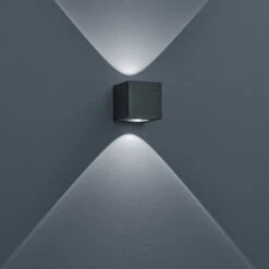 Helestra Peka Wandleuchte -Helles Licht 005 Helestra Peka Wand total 100781 grau 14b5aa256c5bcfca6922f2ac803b39e8