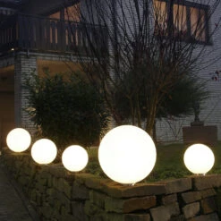 Helles Licht -Helles Licht 2 epstein snowball alufuss 1400x1400 ambiente 1e7670119dc2da207fb7dba7649d76cc